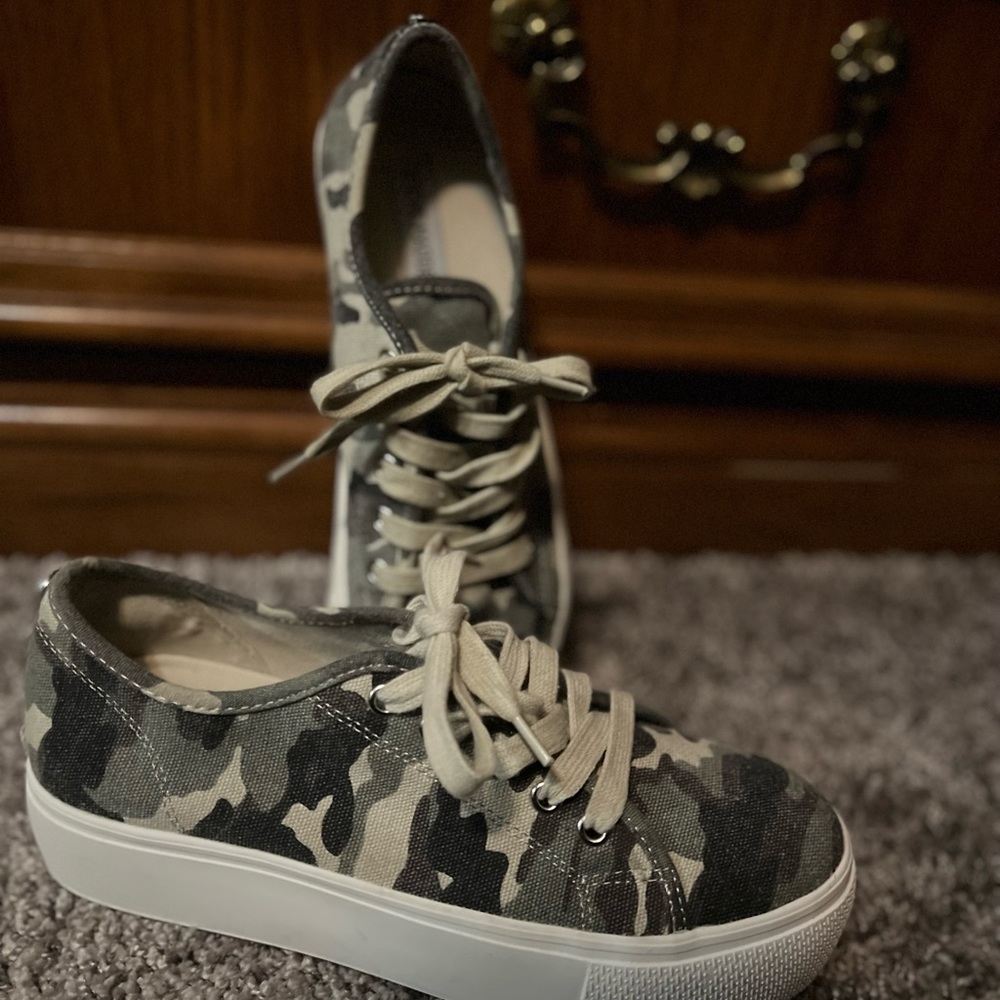 Camo shoes